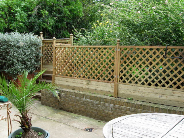 Standard Diamond Mesh Trellis Kept in stock 